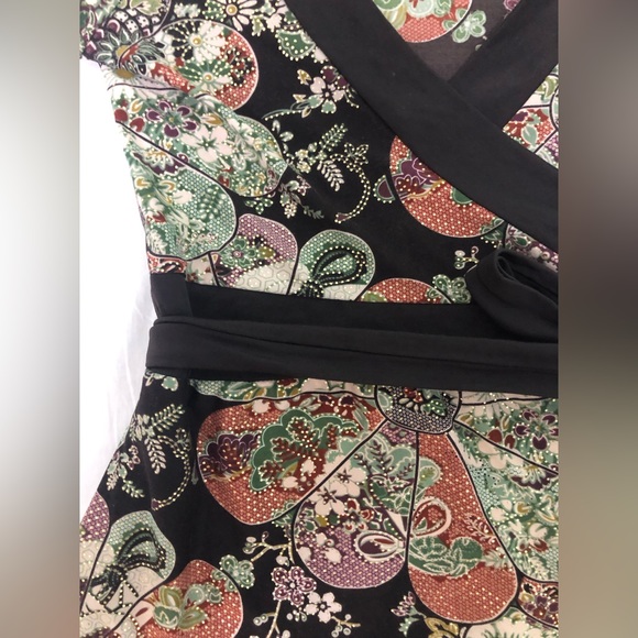 Gorgeous kimono-style wrap dress autumn colours with gold detailing ✨ - Picture 4 of 7